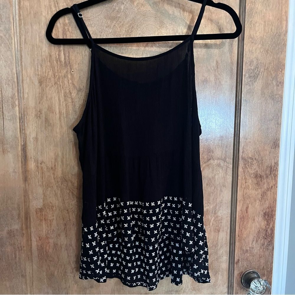 Fashion Fuse Boutique NWT Black and White Tank Top